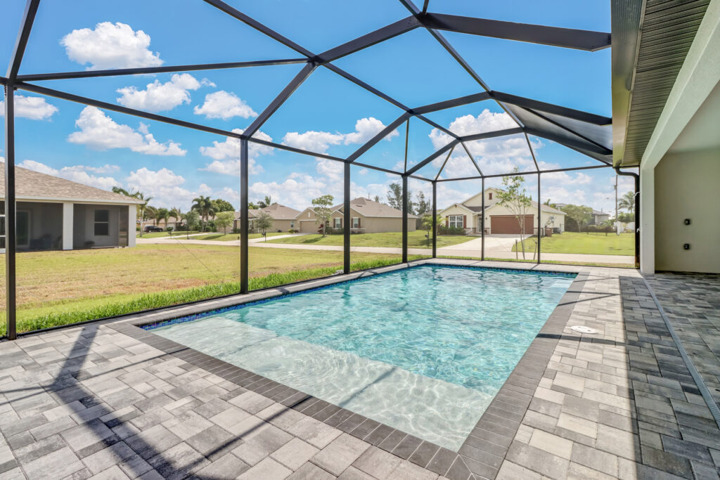 Pool with Sunshelf